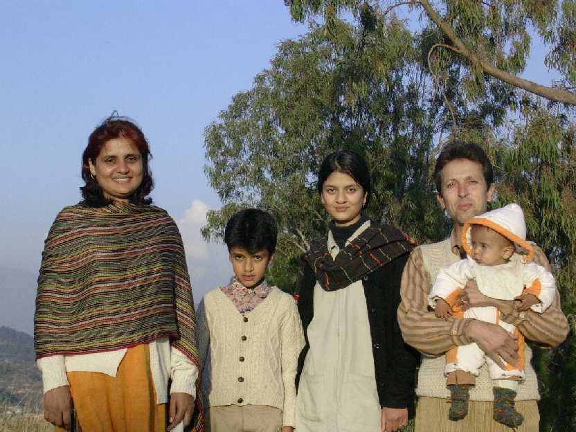 Hidayatullah & Nazli (Children Maha 14, Adeel 11 & Anis 01) 2004