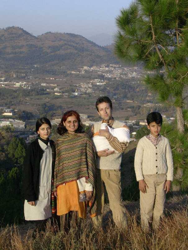 Hidayatullah & Nazli (Children Maha 14, Adeel 11 & Anis 01) 2004