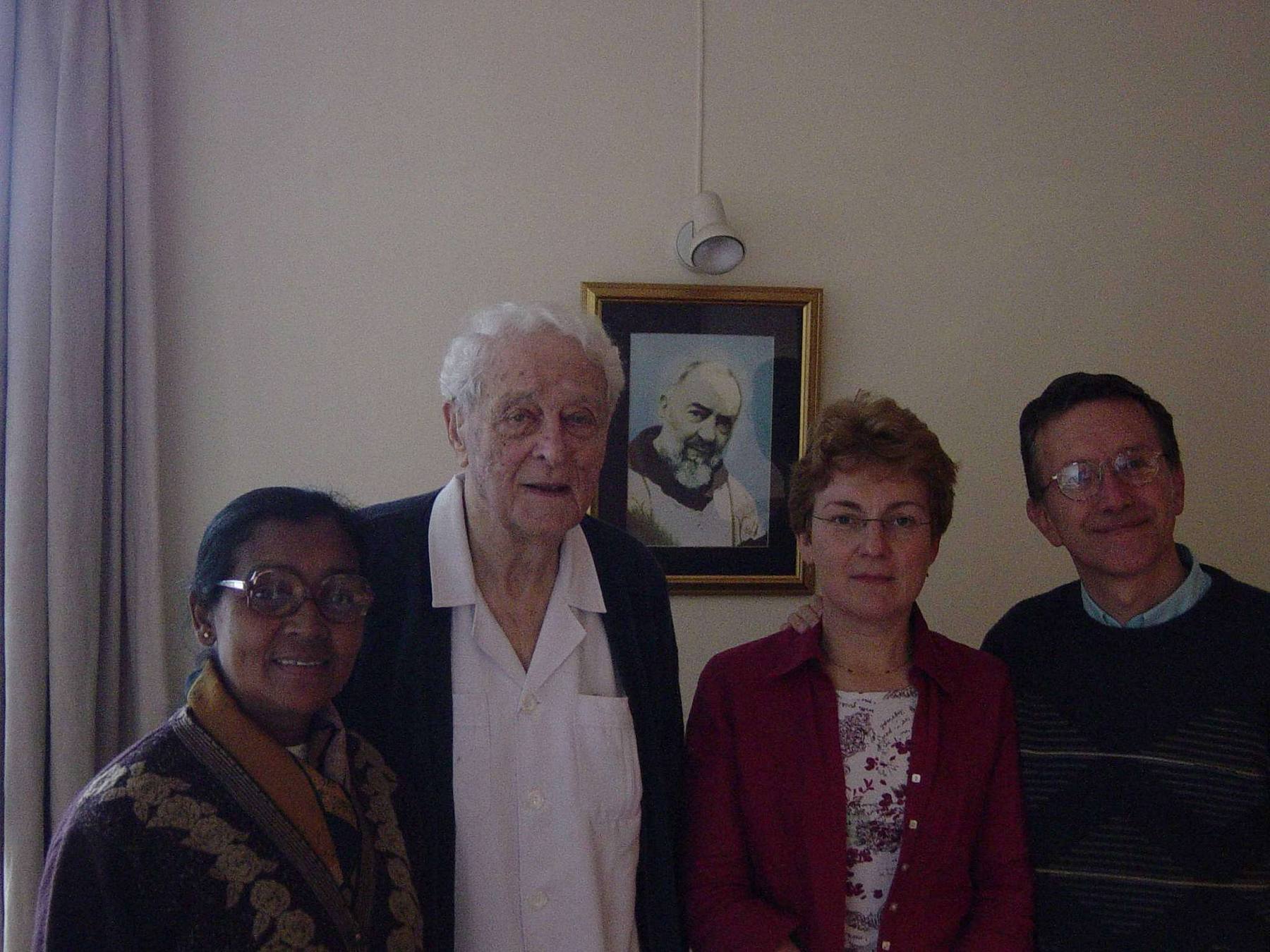 Marie-Cécile ,Cardinal J Margeot, Isabelle et René Ecochard 2006
