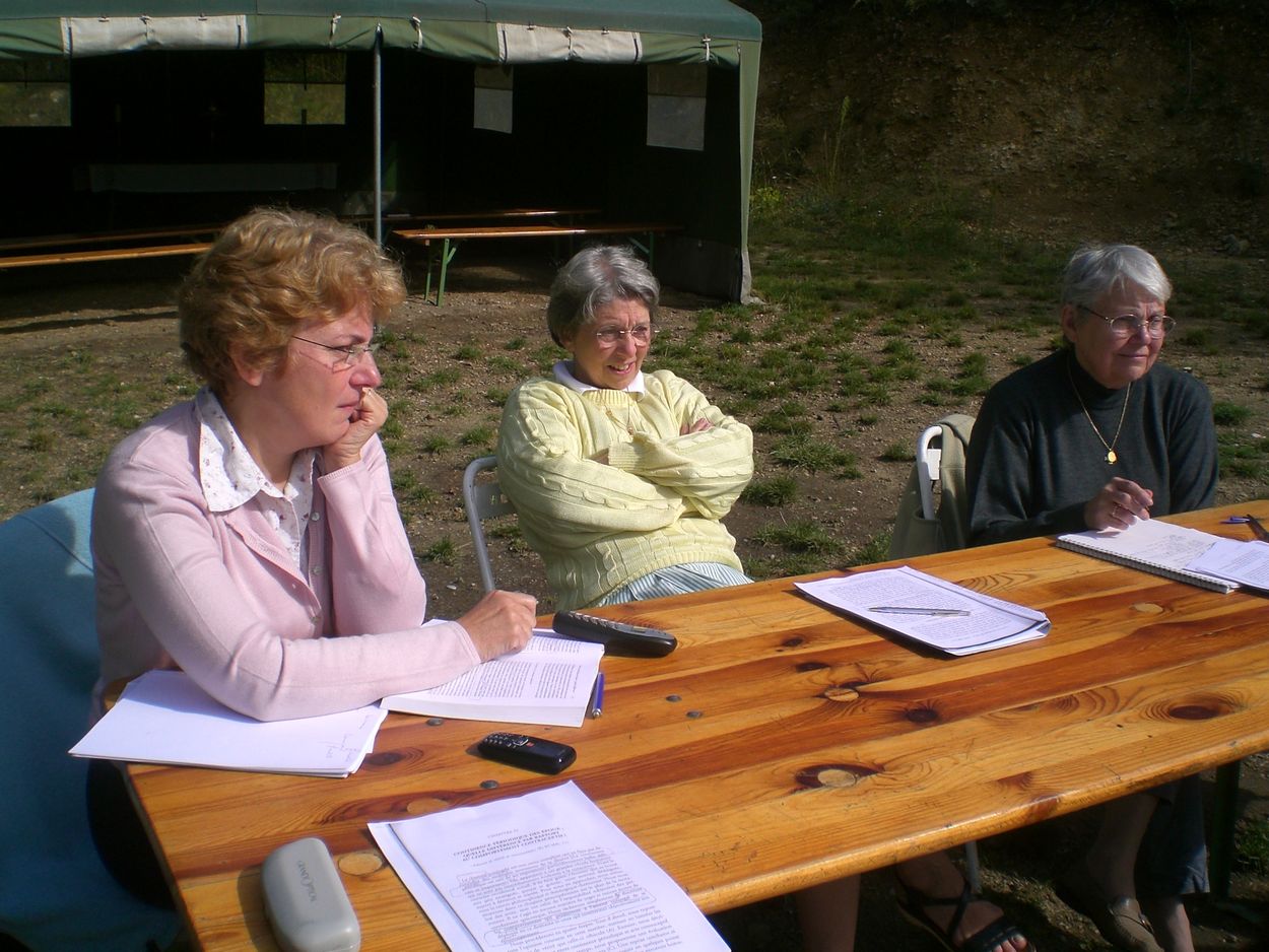 Isabelle Ecochard, Françoise Pinguet et Rolande Faure lors des travaux de groupe des Cogognes.jpg 2007