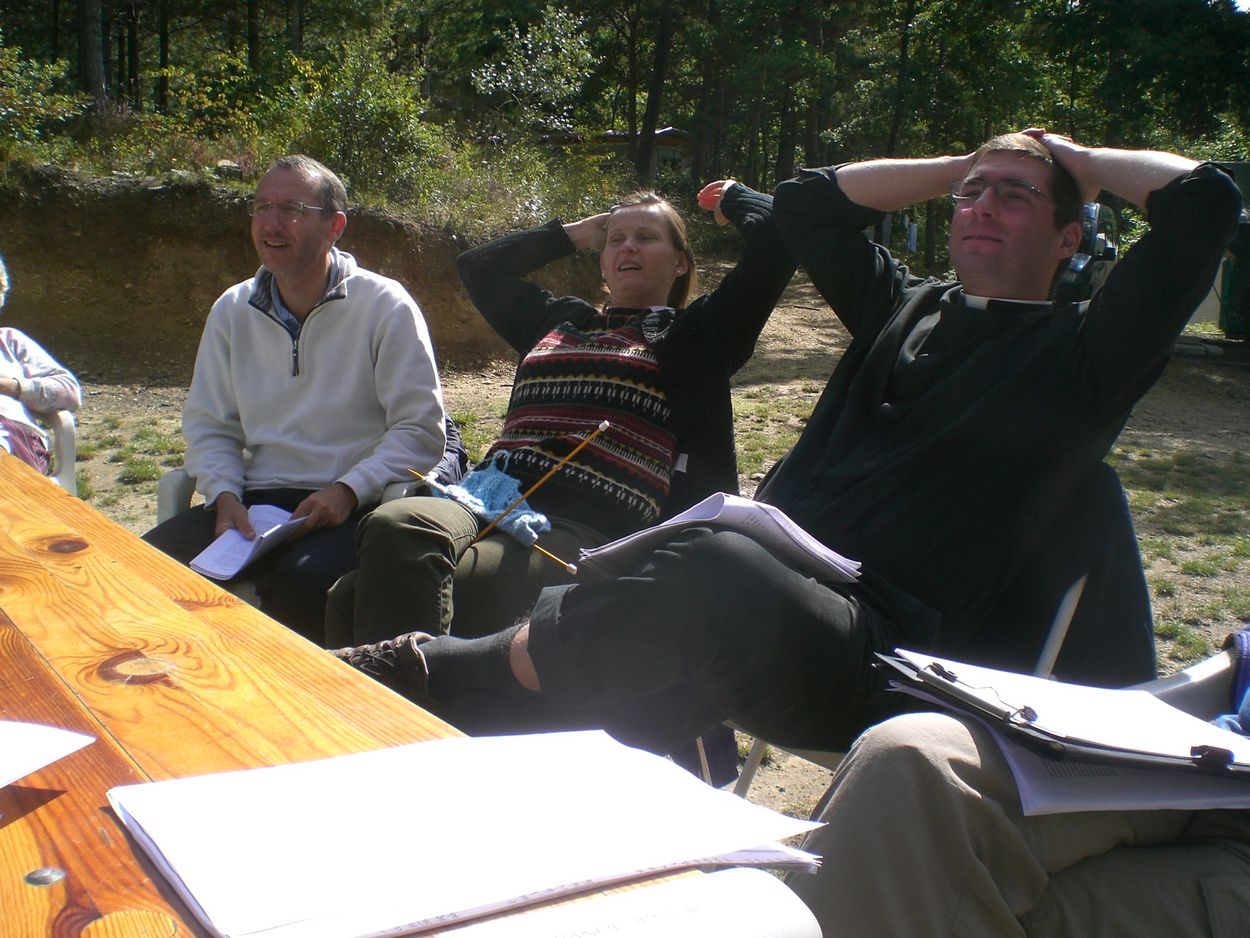 Philippe Verkimpe, Véronique Verkimpe et le père Bruno Bouvier Travaux des Cignoges.jpg 2007