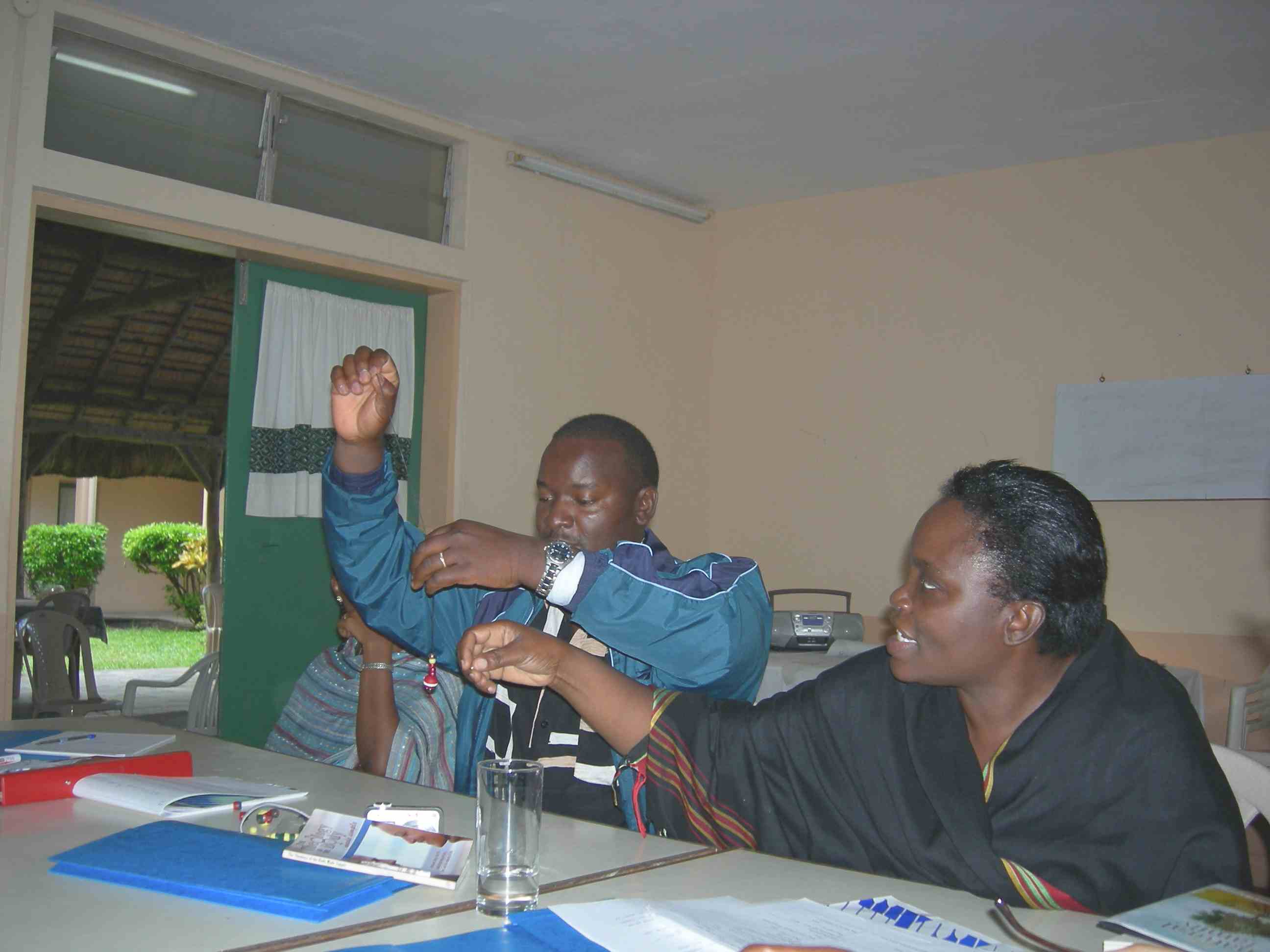 Fred Olweny et Dr Ogola 2007