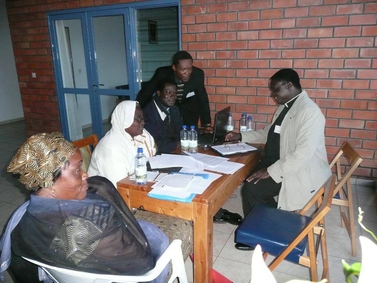 Comité éditorial - Berthe Odia, Modesta Sadzo, pères Thophile Akoha, Mika Mfitzsche et Philippe Kinkpon 2007