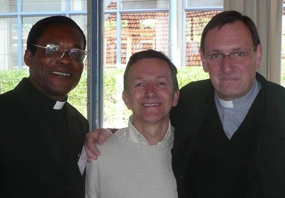 Père Mika Mfitzsche, René Ecochard  et Mgr Jean Laffitte 2007