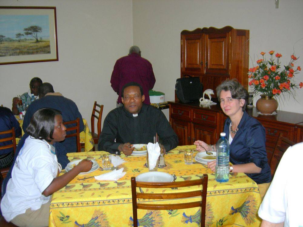 Clémentine Maniragaba, Père Mika Mfitzsche et Marguerite Peeters 2008