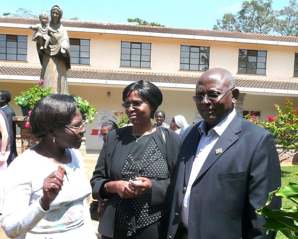 Thérèse Nyirabukeye, Monica and John Barenzi 2008