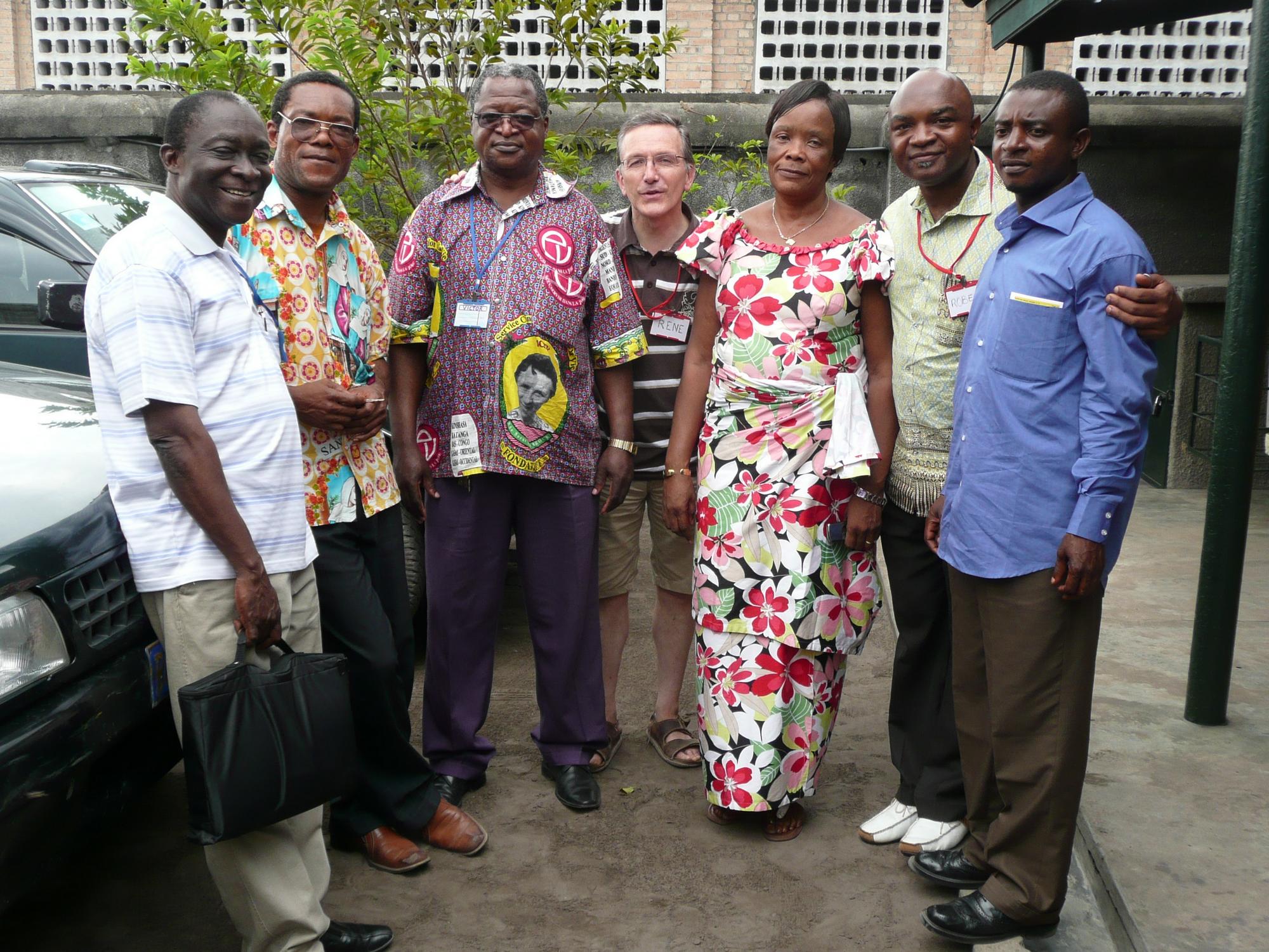 Félicien Adotevi, père Mika, Victor Muela, René Ecochard, Berthe Odia, Robert Nkontchou et Gabriel Fogan à la Conduite de la Fécondité 2009