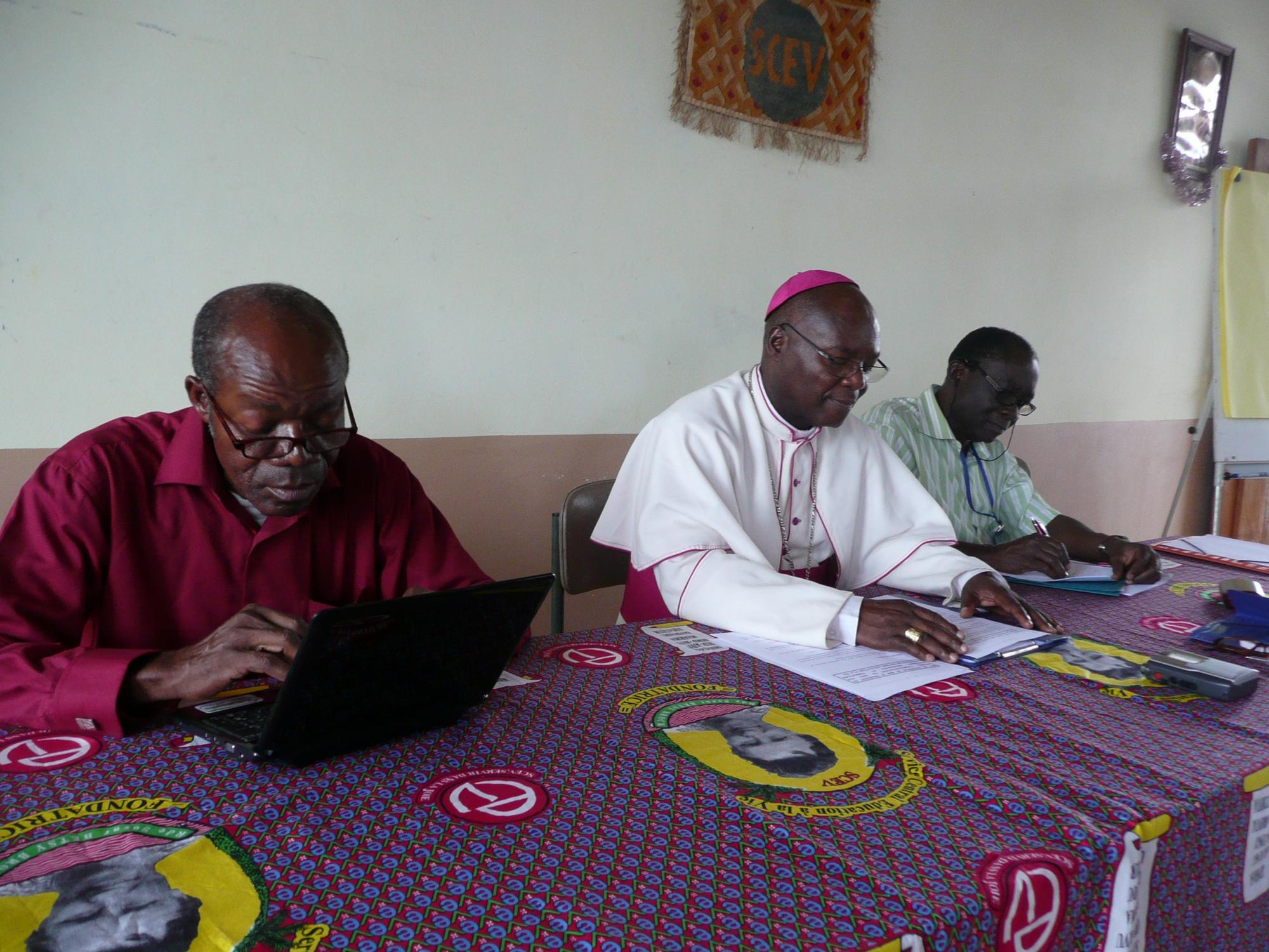 Pr Vital Mangoni, Monseigneur  Edouard KISONGA et Dr Félicien Adotevi 2009