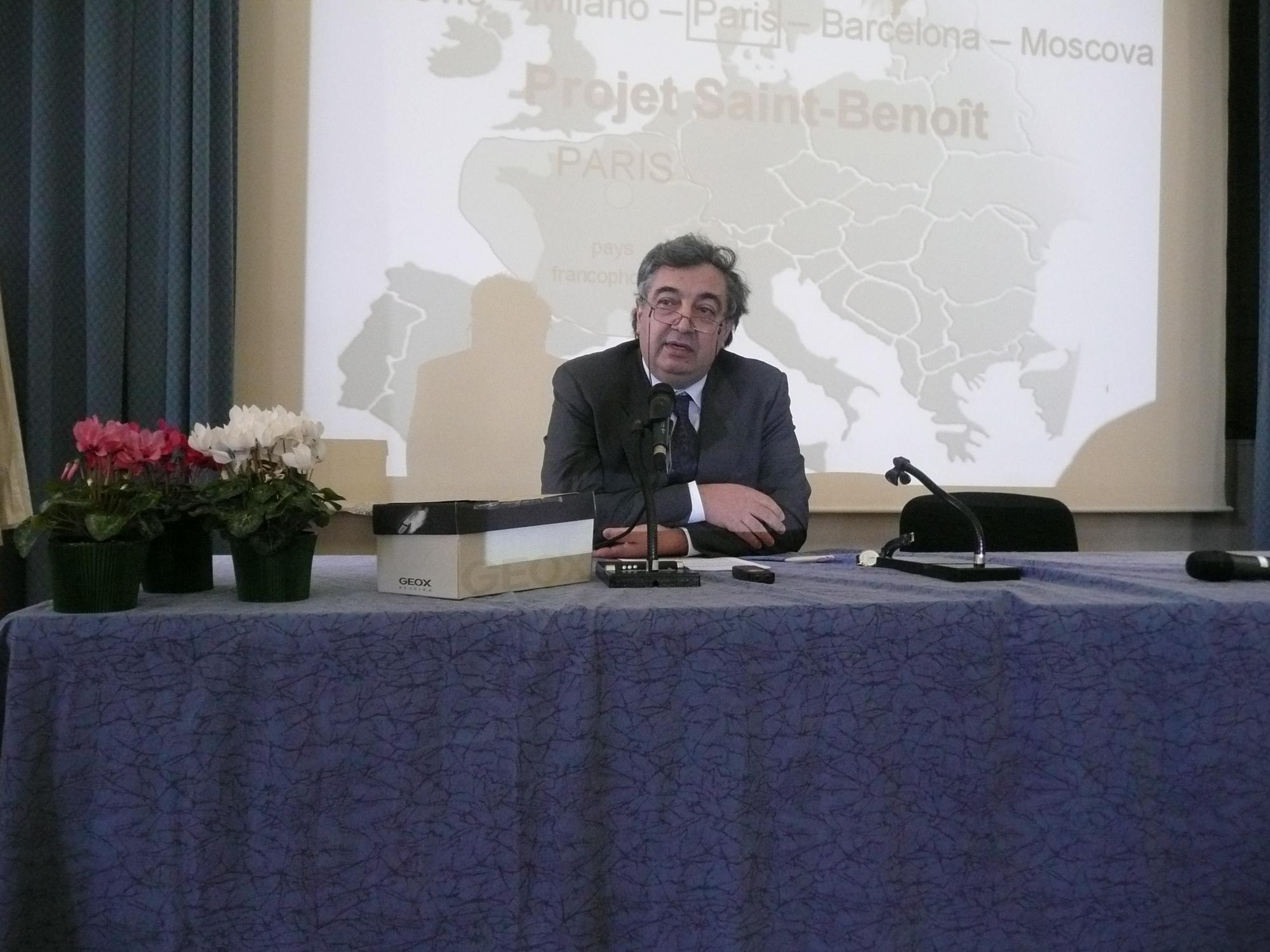Docteur Michele Barbato pendant sa conférence 2009
