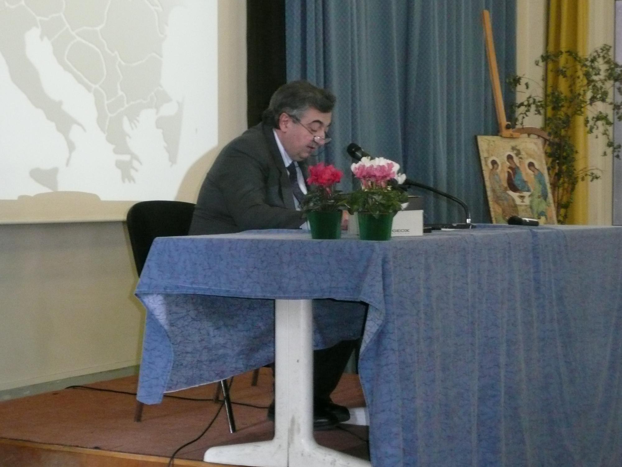 Dr Michele Barbato pendant sa conférence 2009
