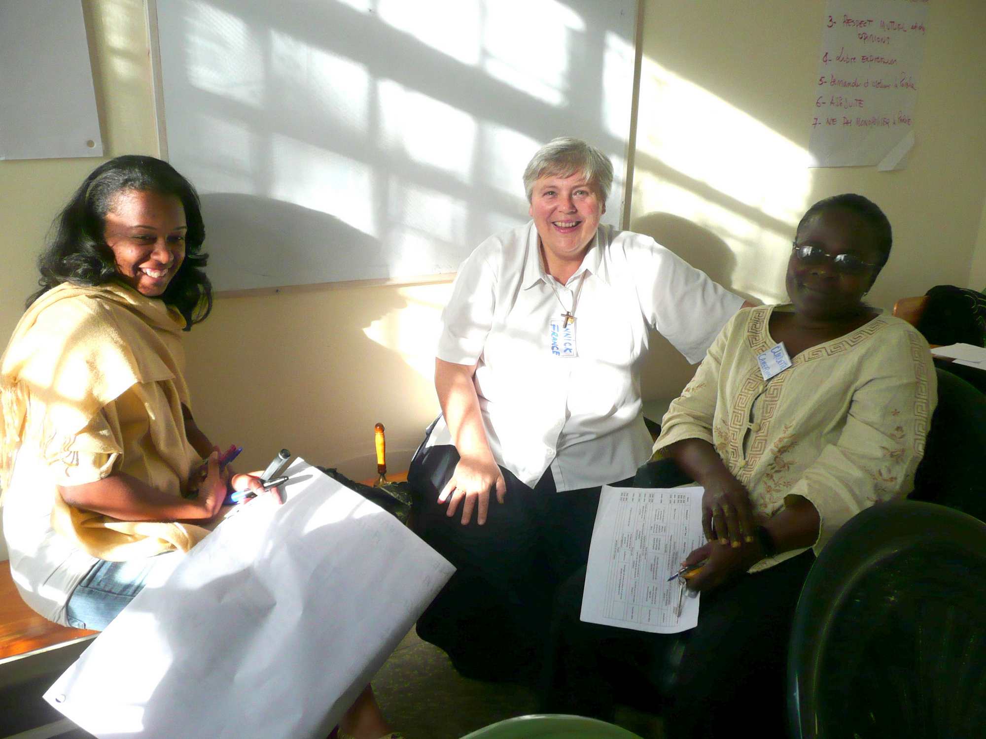 Cindy, Annick et Claudette en atelier 2010