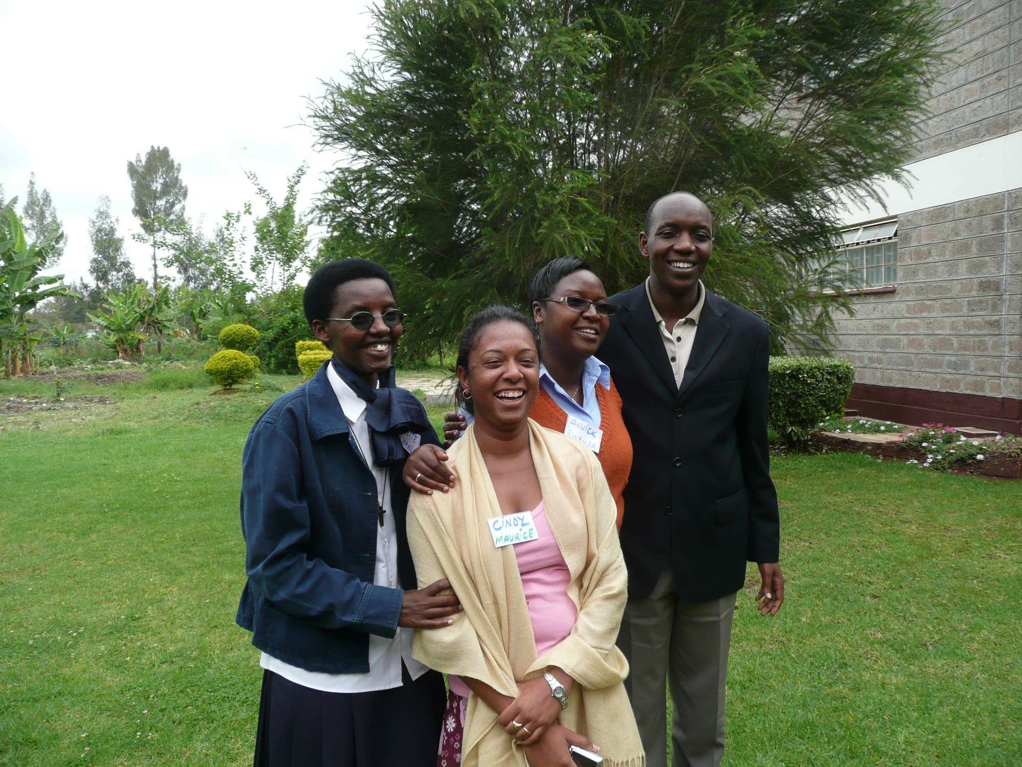 Odette, Annick, Victor, du Rwanda et Cindy de Murice 2010