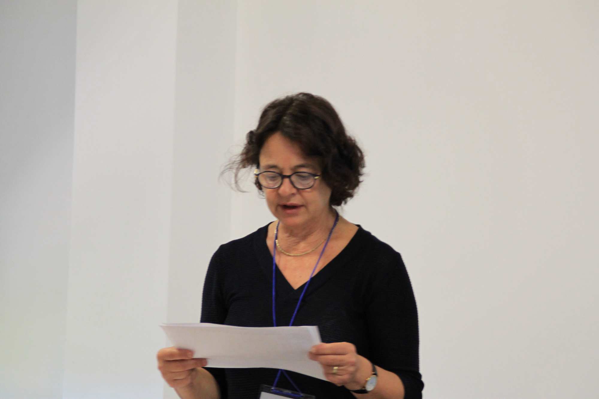 Lucia Rovelli reading the financial report 2011