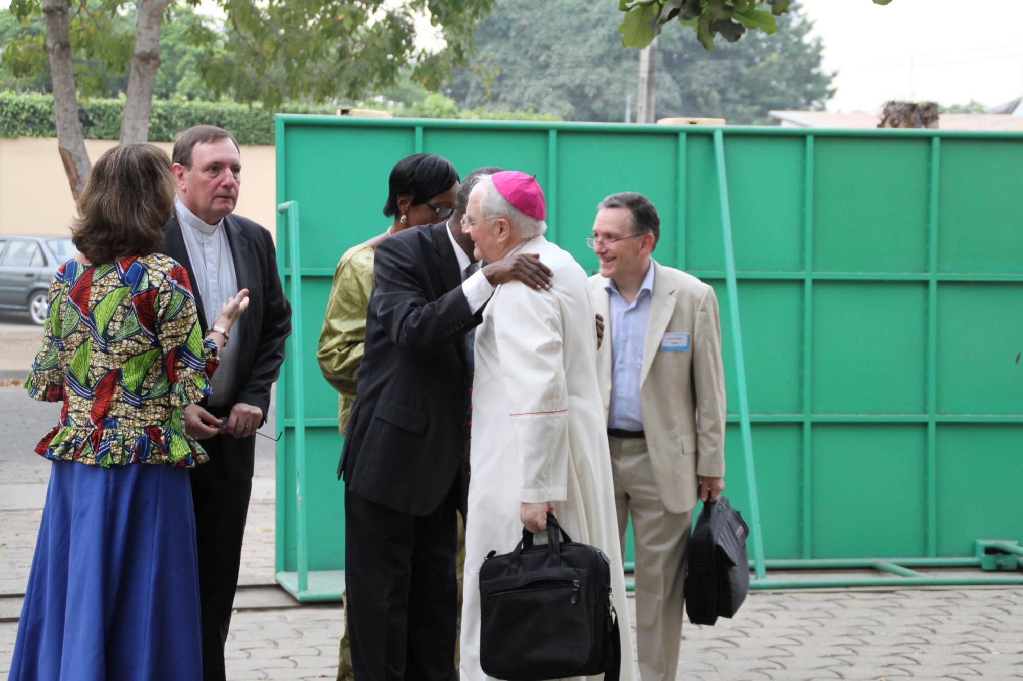 Accueil de SE Mgr Jean Laffitte de SE Mr Henryk Hoser et de S.E Cardinal Monsengwo 2 2011