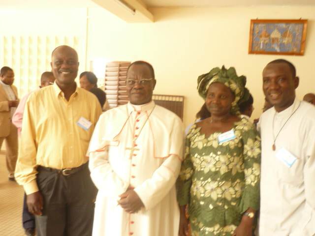 Emmanuel Tchiko, SE Cardinal Moswengo, Marie-Louise Thiko et père Marius Belemgnegre 2011