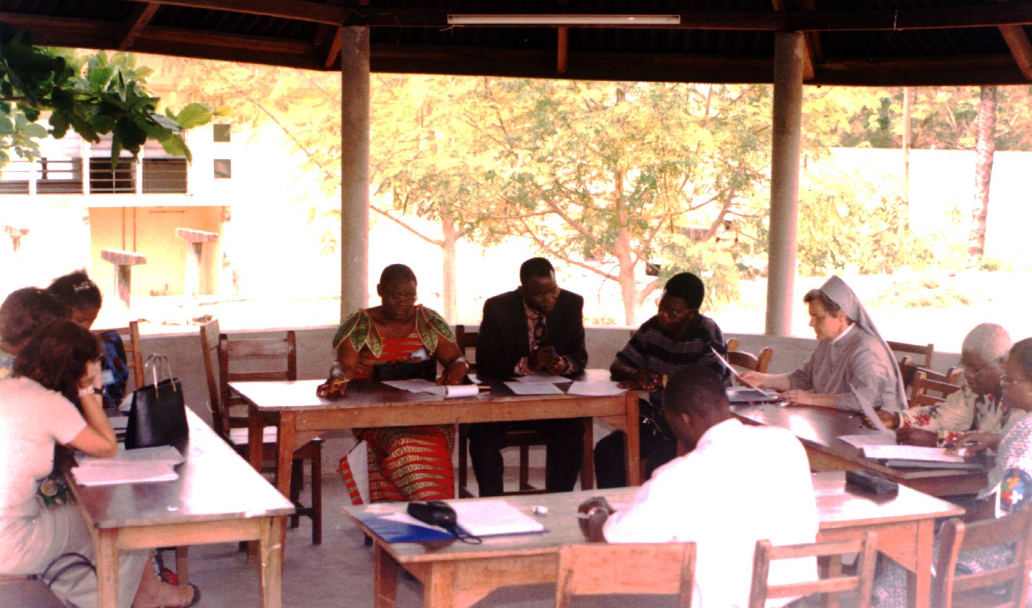Cotonou 2001 Groupe reunion travail création FAAF 2001